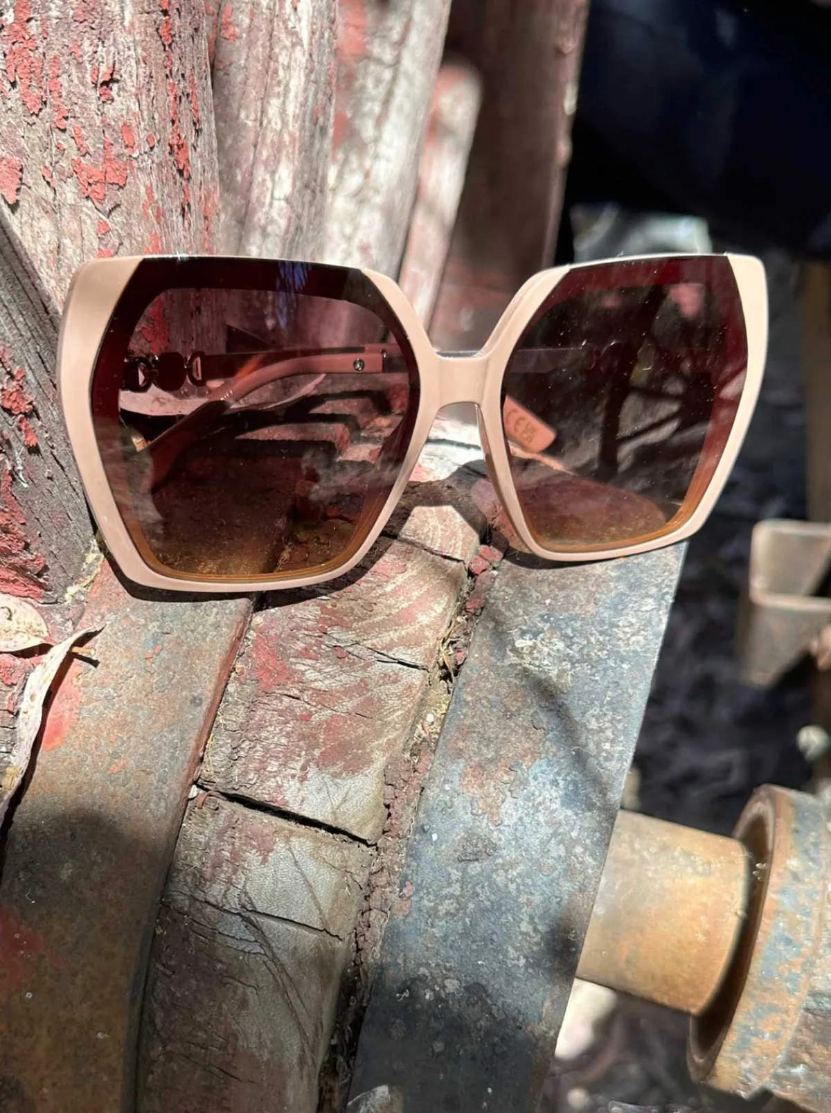 Jessica Simpson Geometric Metal Temple Sunglasses In < Sunglasses