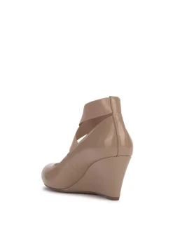 Jessica Simpson Saedra Wedge In < Wedges
